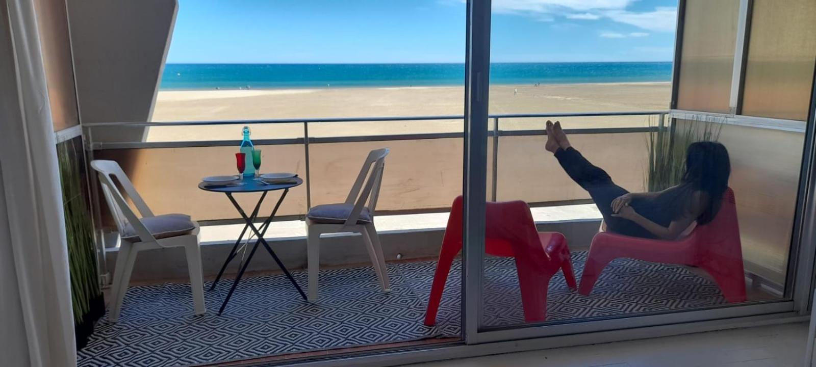 Sur La Plage Port-la-Nouvelle Bagian luar foto
